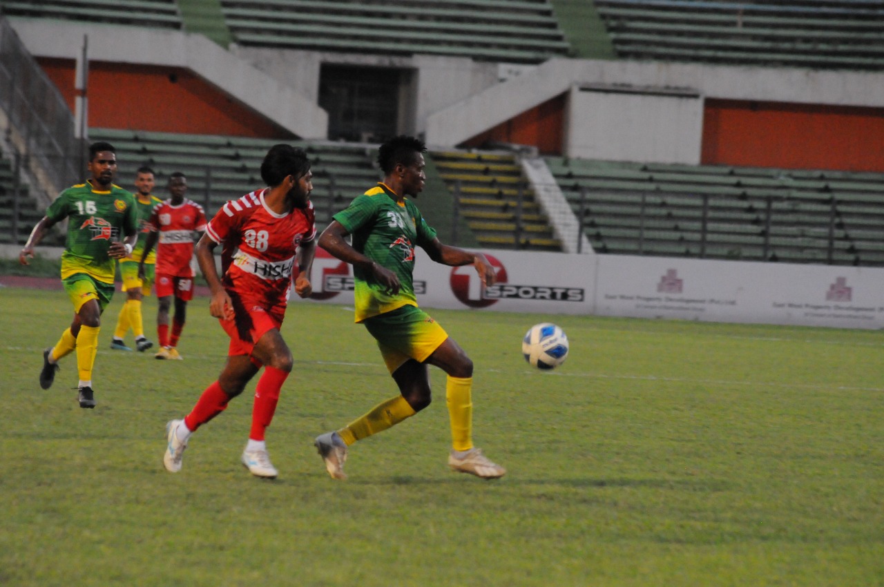Rahamatganj MFS and Bangladesh Muktijoddha SKC draws the match